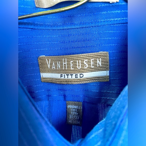 Blue striped Van Heusen dress shirt - Picture 3 of 3